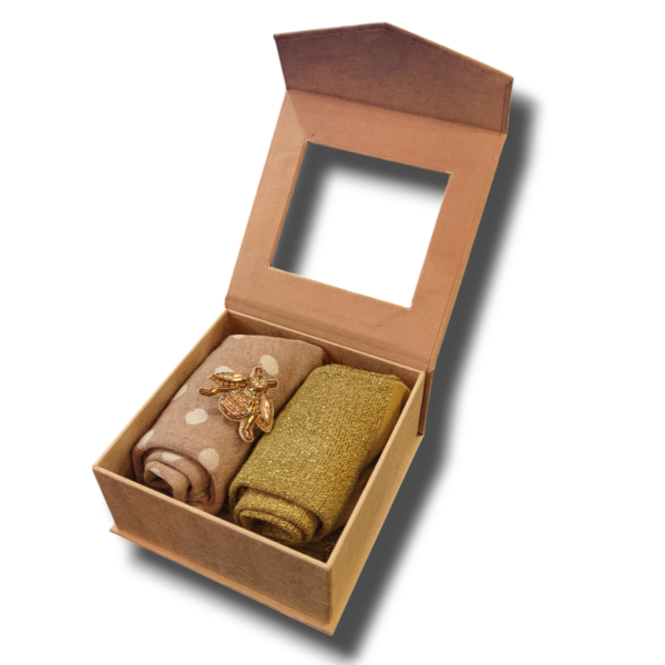Chaussettes Porto et Tokyo olive avec broche en forme d'abeille or