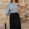 Top gris asymétrique à une manche Michelle
